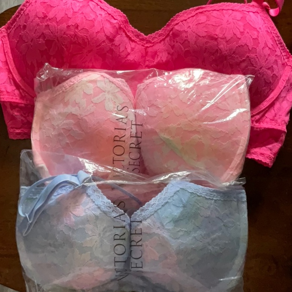 Victoria Secret Pink Bra’s